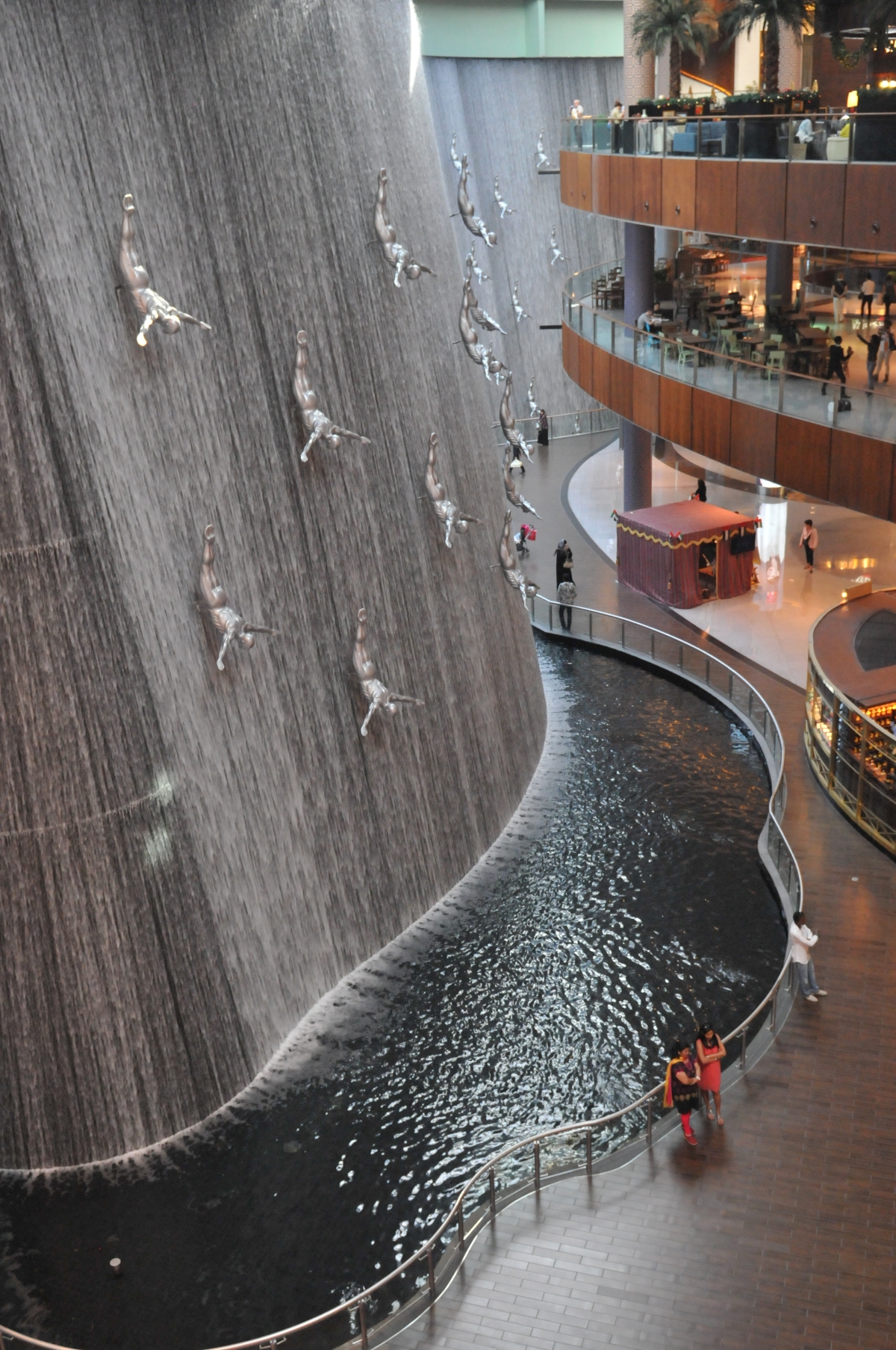obiective turistice dubai mall cascada