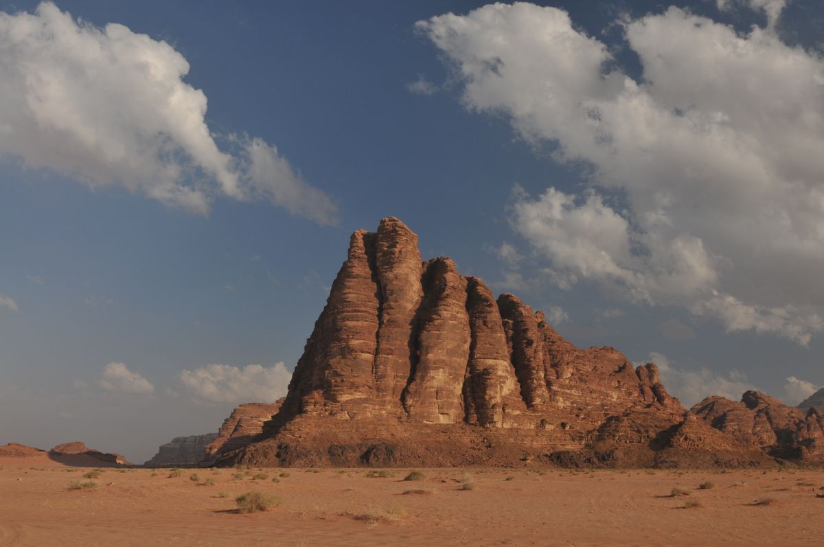wadi rum desert iordania cei 7 stalpi ai intelepciunii