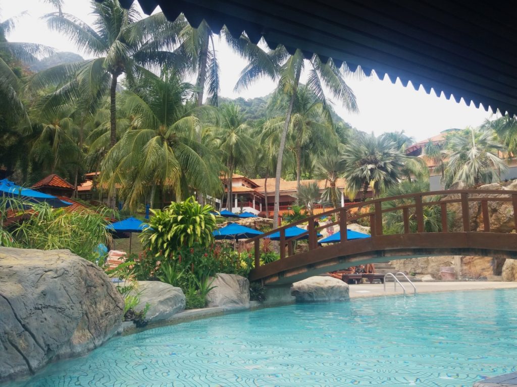 langkawi malaezia obiective turistice berjaya resort bar piscina