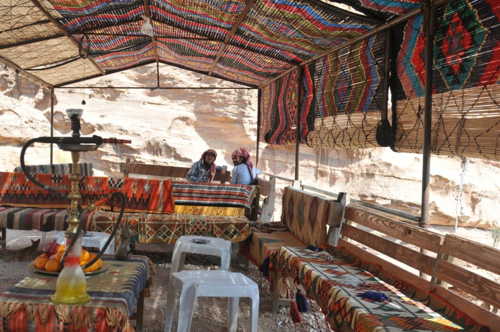 petra obiective turistice iordania drumul ad deir mănăstire cafenea