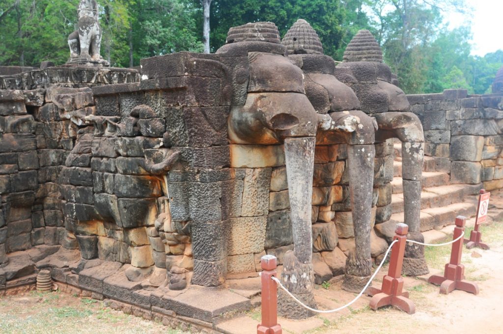 obiective turistice angkor thom terasa elefantilor