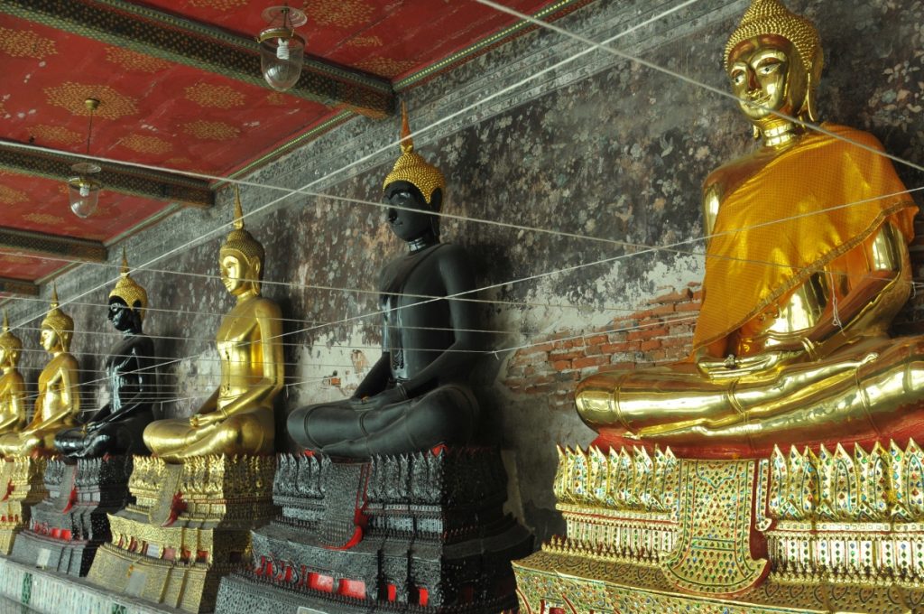 Wat Suthat Thepwararam temple in bangkok obiective turistice thailanda