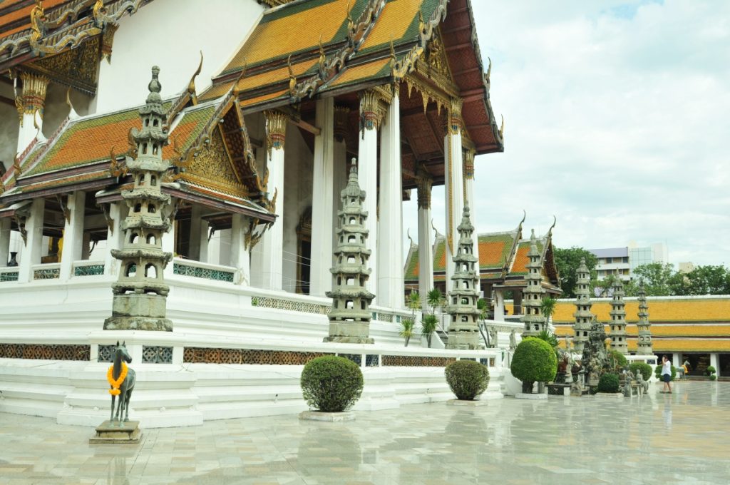 Wat Suthat Thepwararam temple in bangkok obiective turistice thailanda