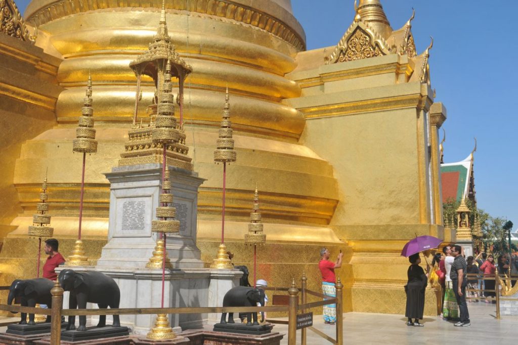 templul lui buddha de smarald wat phra kaew bangkok obiective turistice thailanda