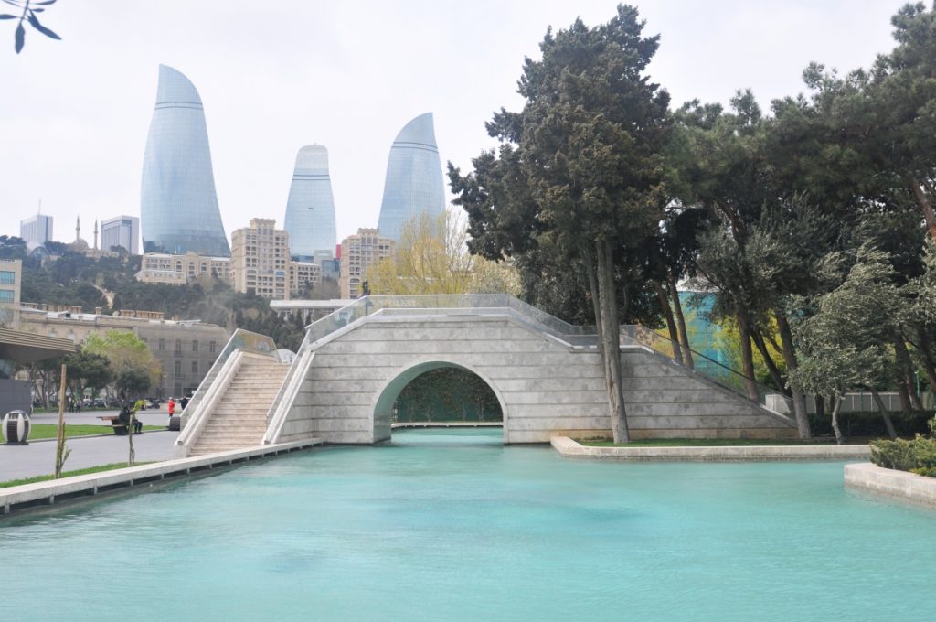 obiective turistice baku azerbaidjan turnurile flacără