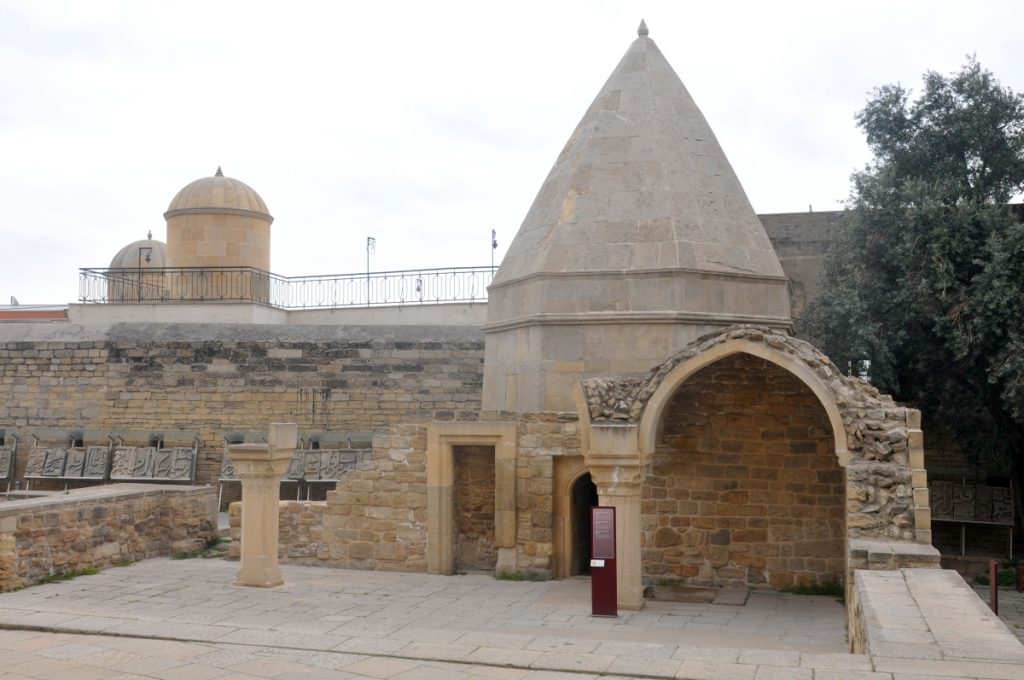 obiective turistice baku azerbaidjan mausoleul Seyid Yahya Bakuvi palatul shirvanshahs