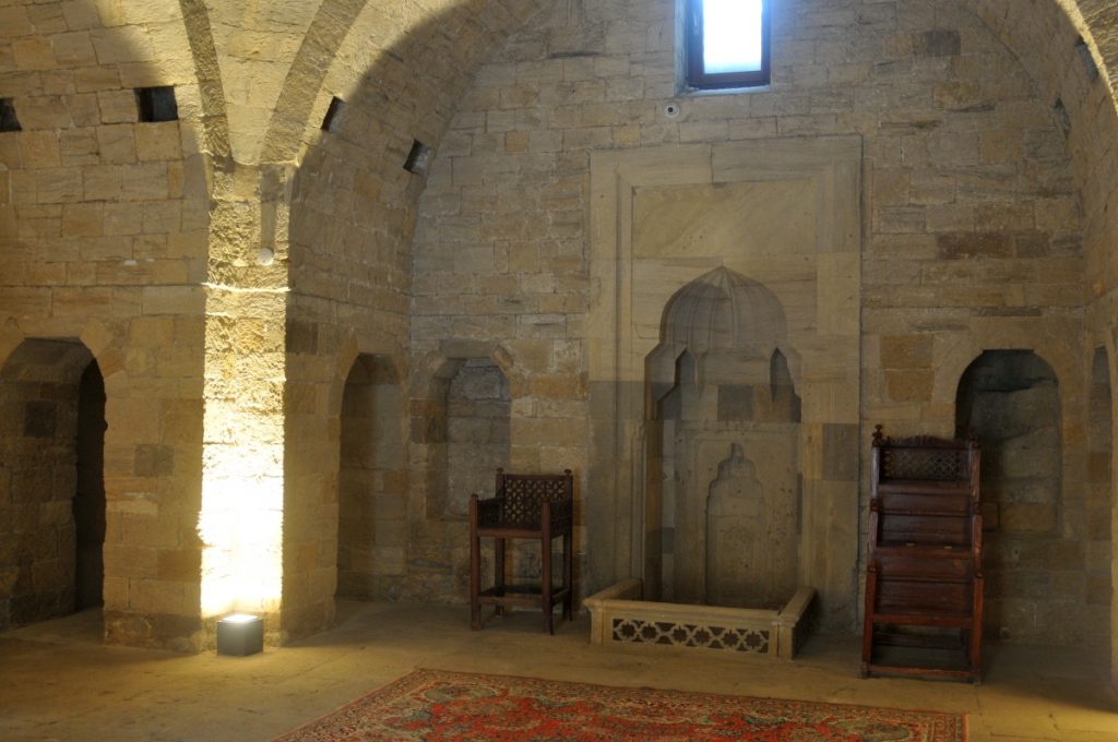 obiective turistice baku azerbaidjan moscheea din palatul shirvanshahs