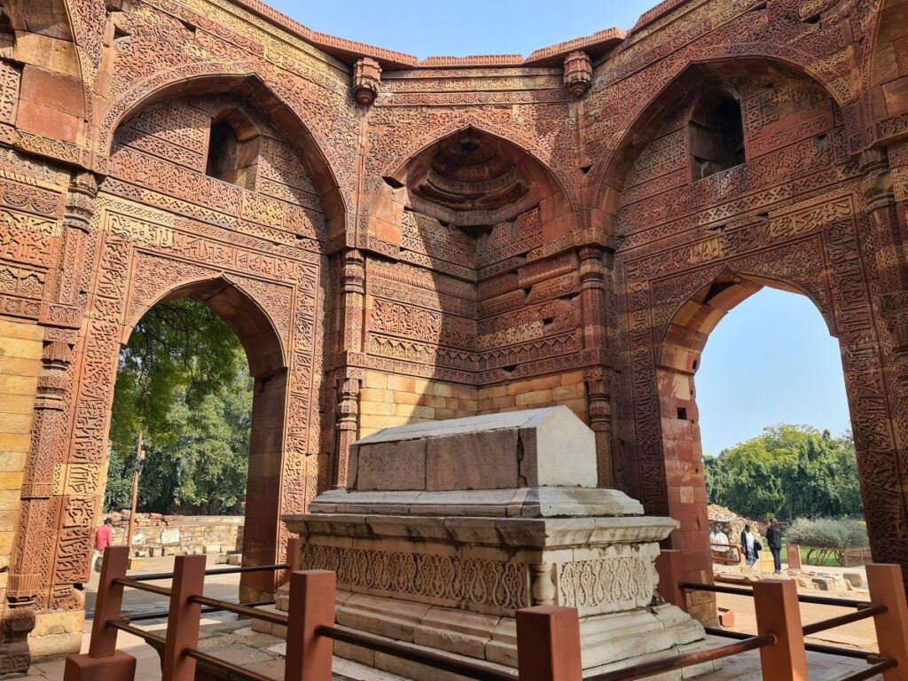 qutub minar new delhi obiective turistice