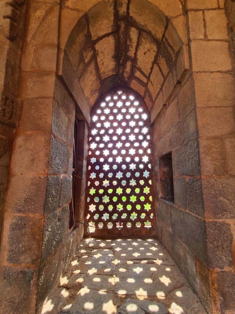 qutub minar new delhi obiective turistice