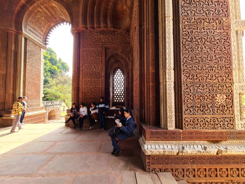 qutub minar new delhi obiective turistice