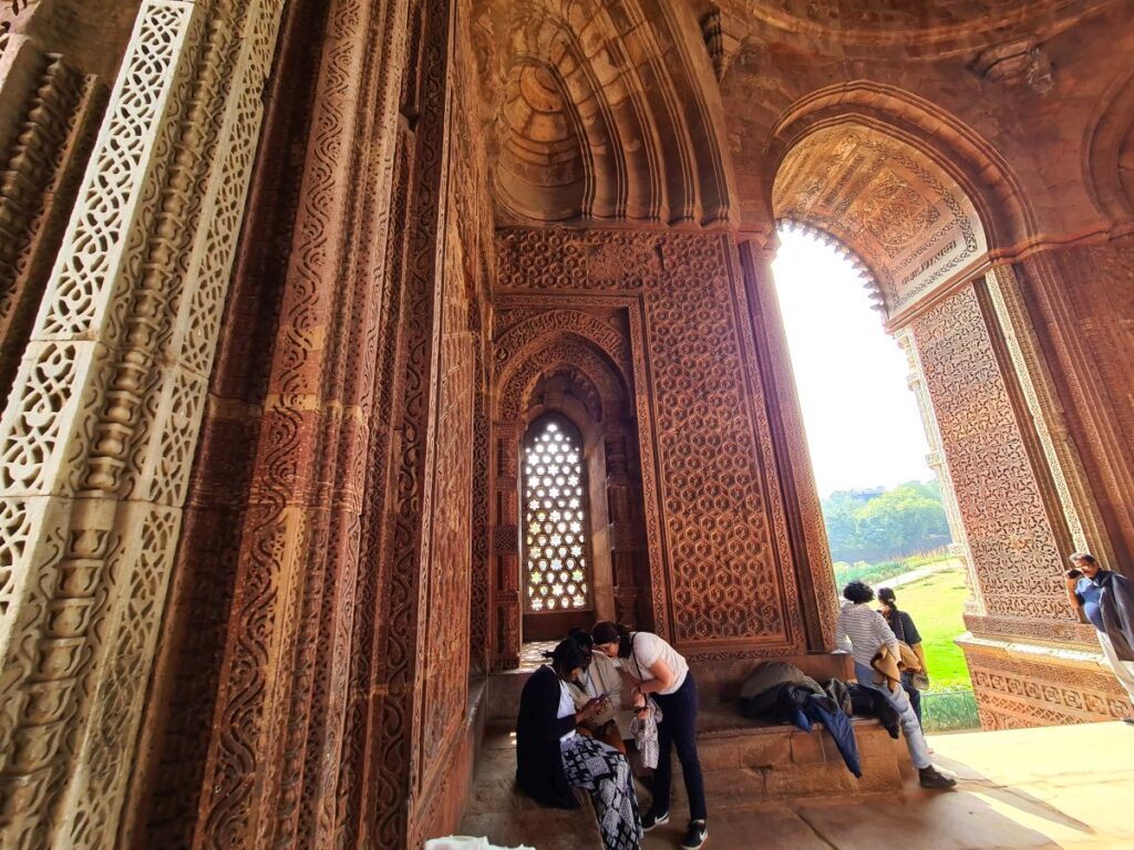 qutub minar new delhi obiective turistice