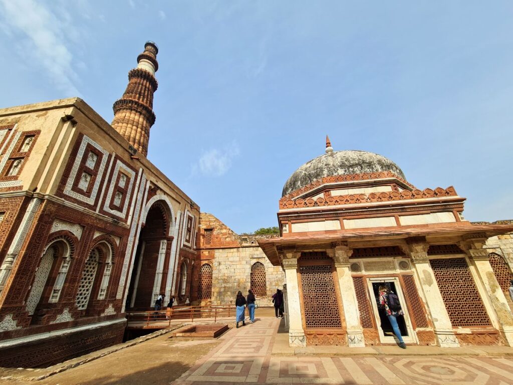 qutub minar new delhi obiective turistice