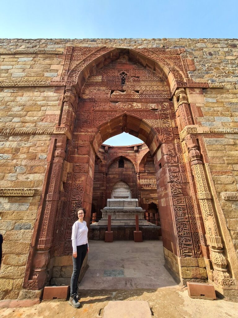 qutub minar new delhi obiective turistice