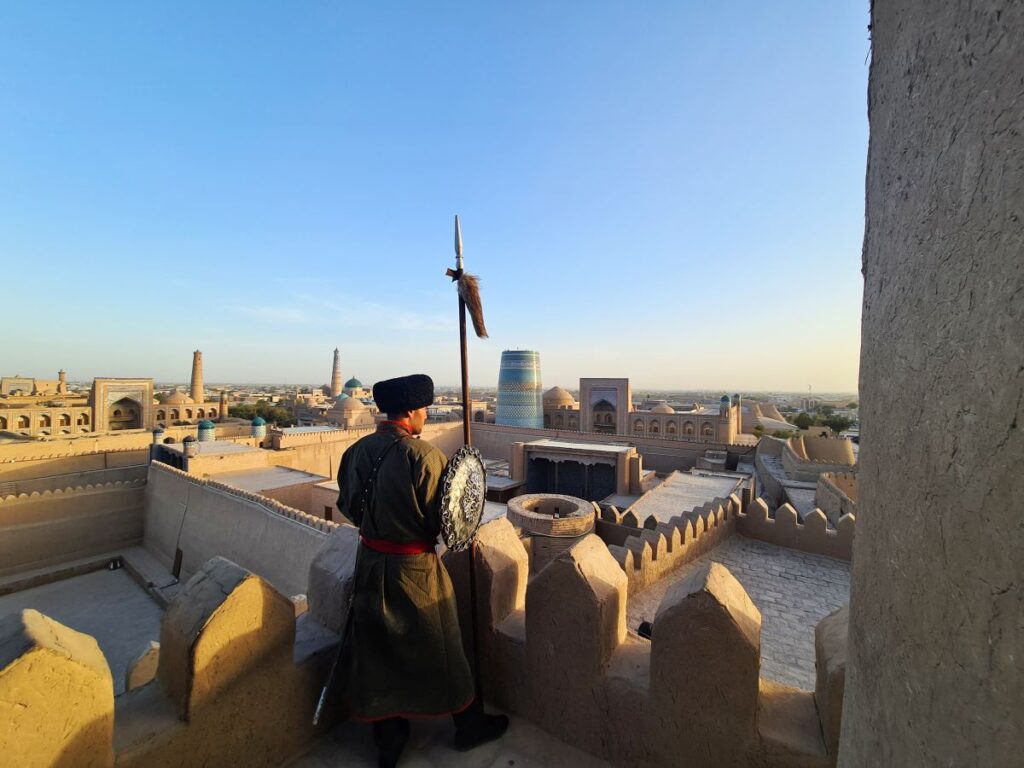 obiective turistice uzbekistan khiva turn apus ziduri