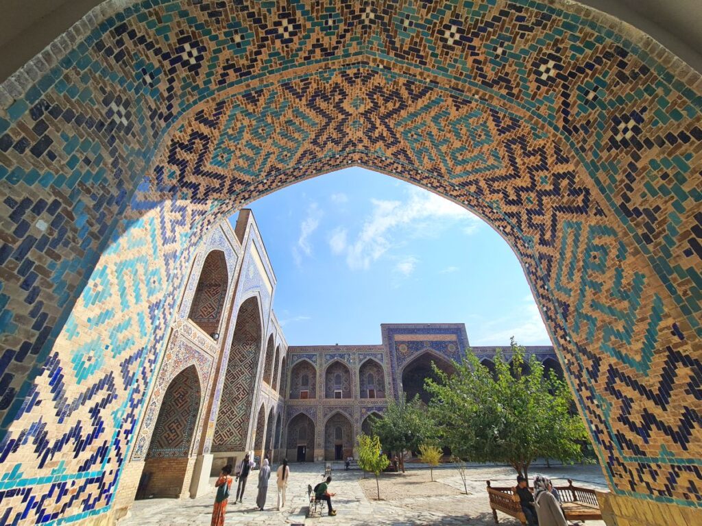 obiective turistice uzbekistan samarkand registan medresa sherdor