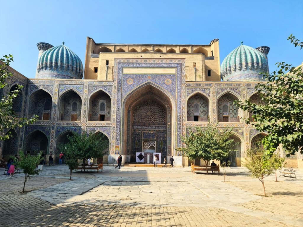 obiective turistice uzbekistan samarkand registan medresa sherdor